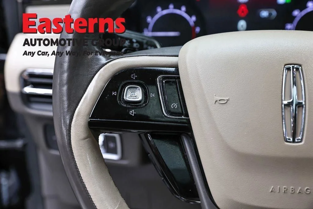 Used 2022 Black Lincoln Standard image 17