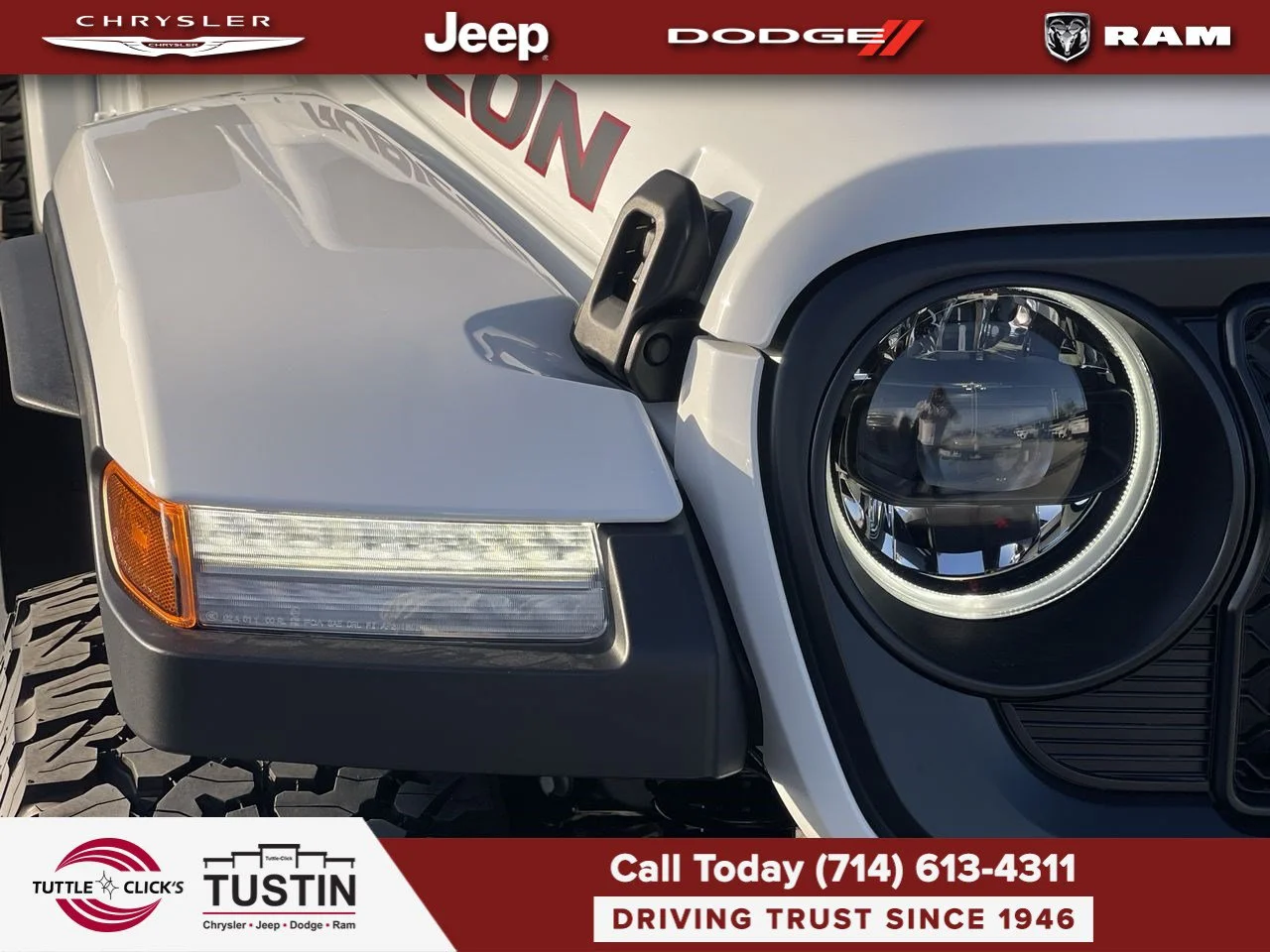 New 2027 Bright White Clear-Coat Paint Jeep Rubicon image 13