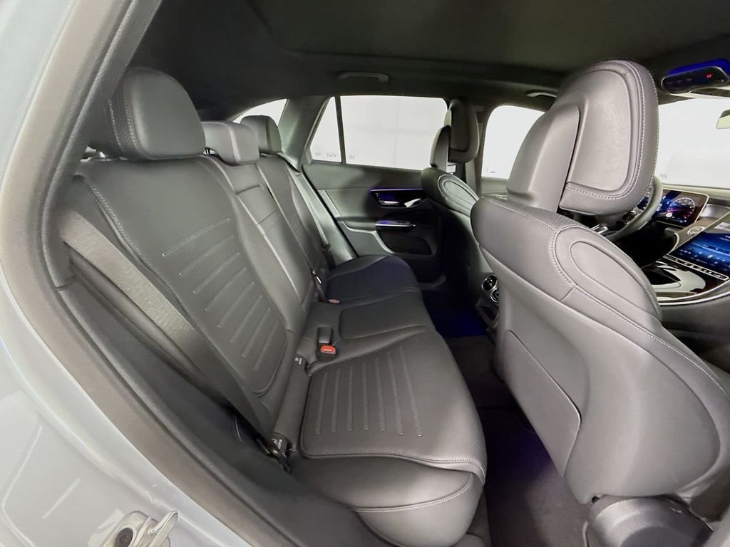 Used 2026 Silver Mercedes-Benz GLC 300 image 23