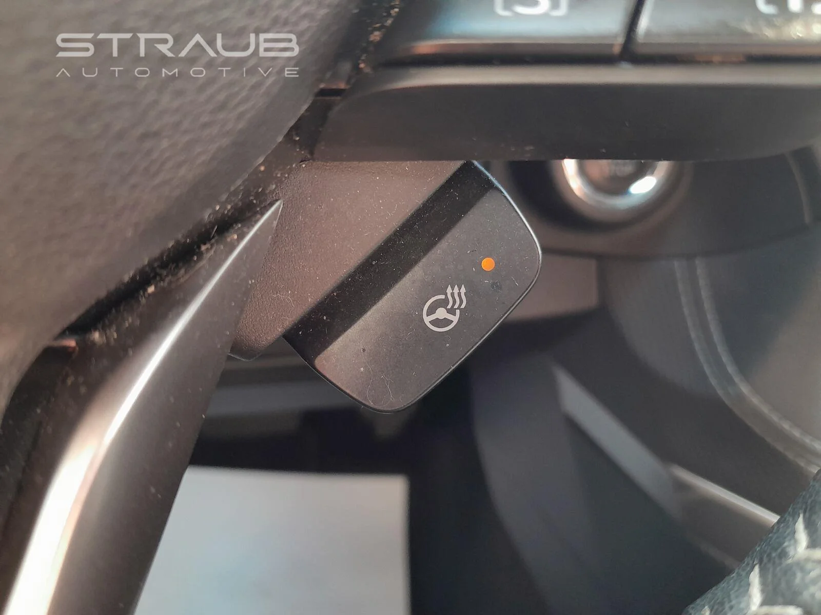 Used 2019 Crystal White Pearl Subaru Limited image 16