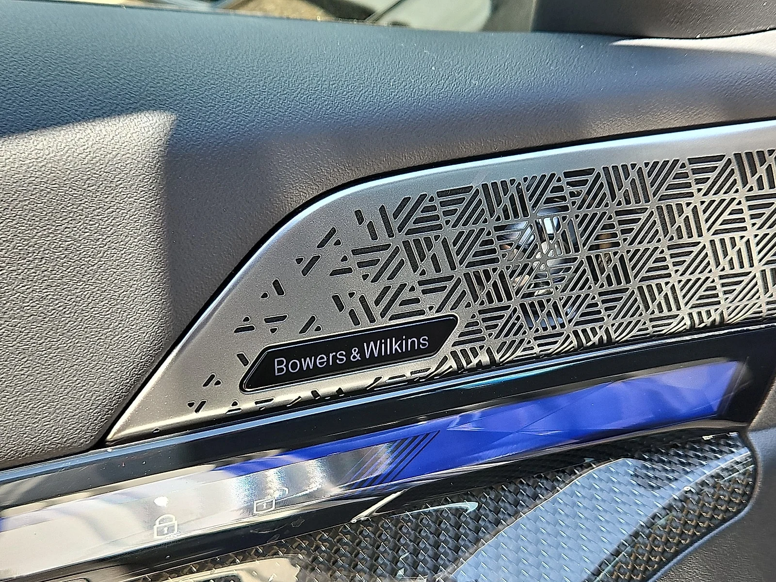 New 2025 Alpine White BMW All-Wheel Drive image 18