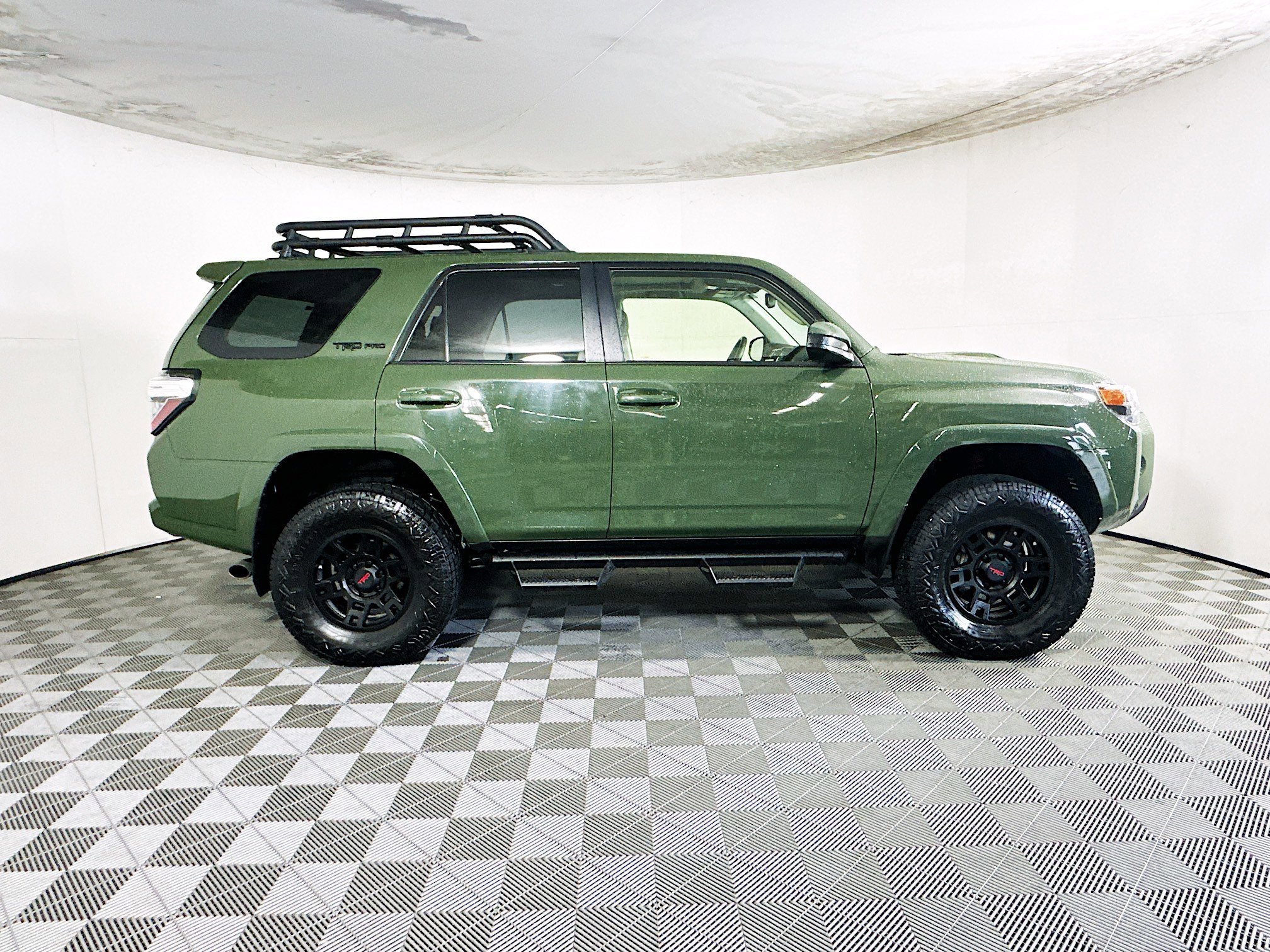 2020 Toyota 4Runner thumbnail 4