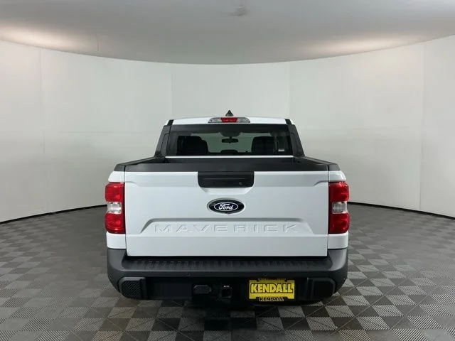 New 2026 Oxford White Ford XLT image 6