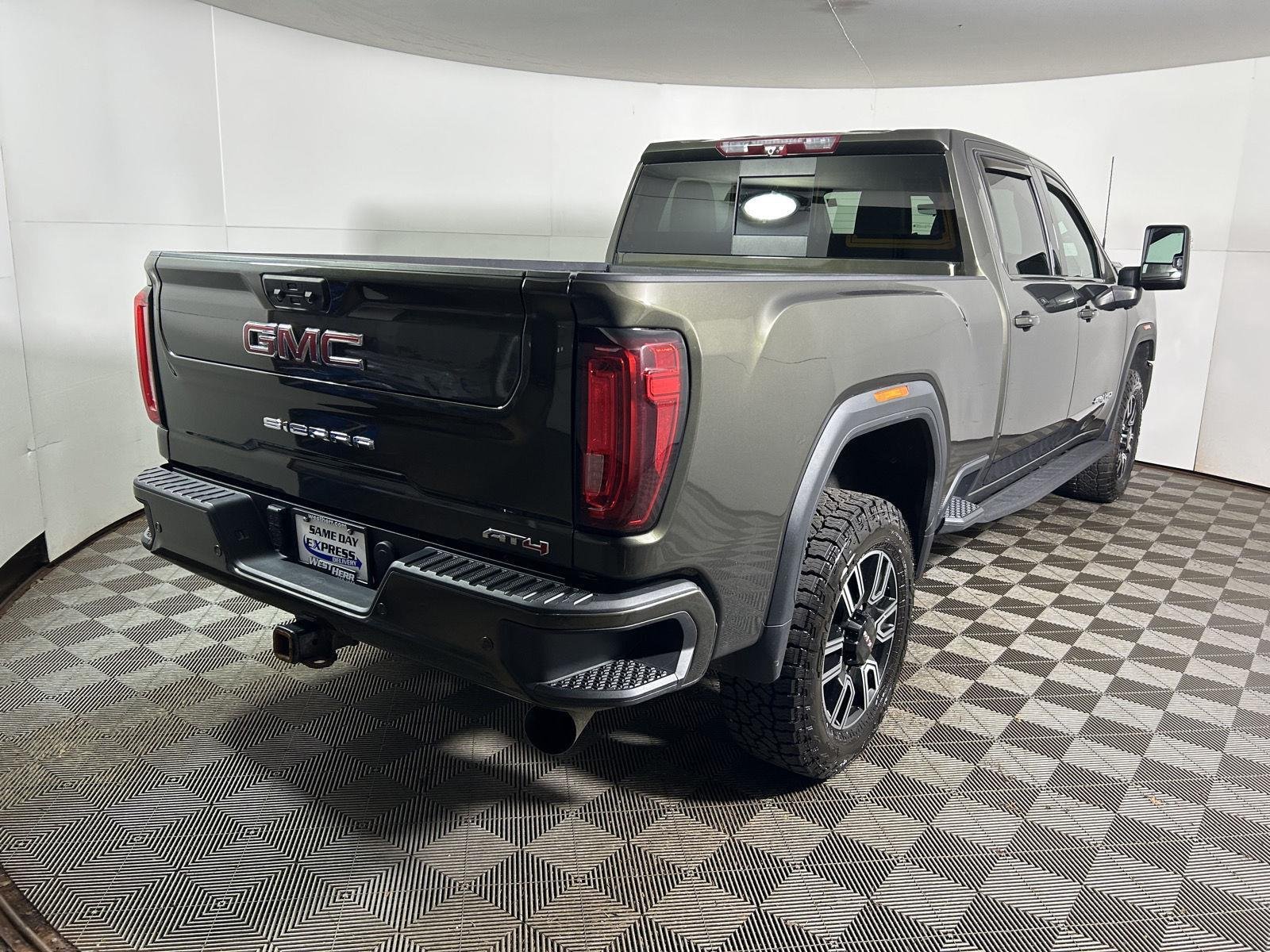Used 2022 Forest Metallic GMC AT4 image 7