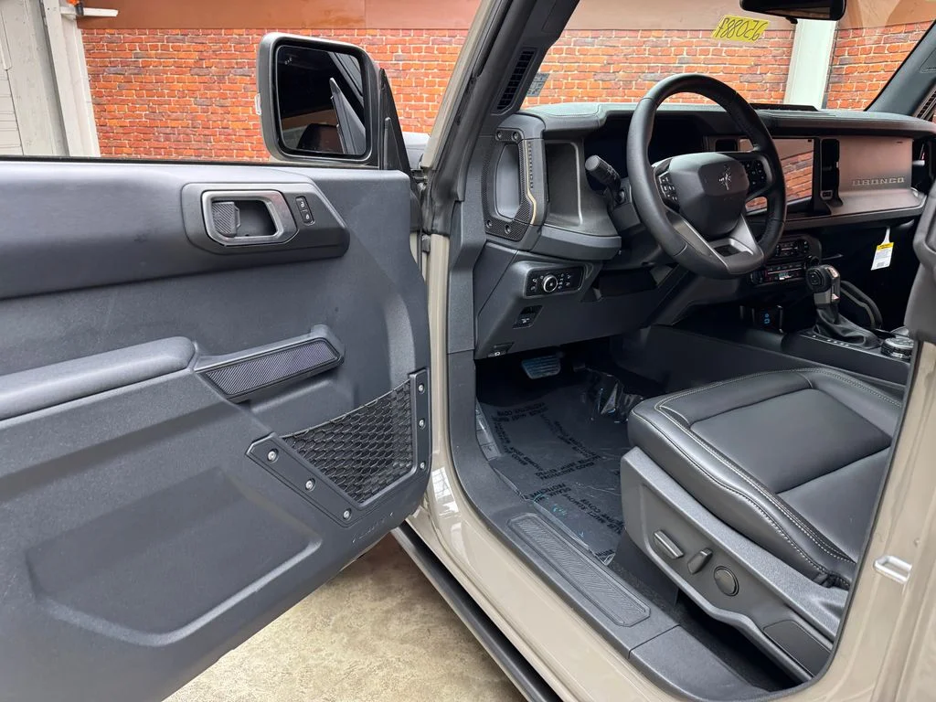 New 2025 Marsh Gray Ford Badlands® image 9