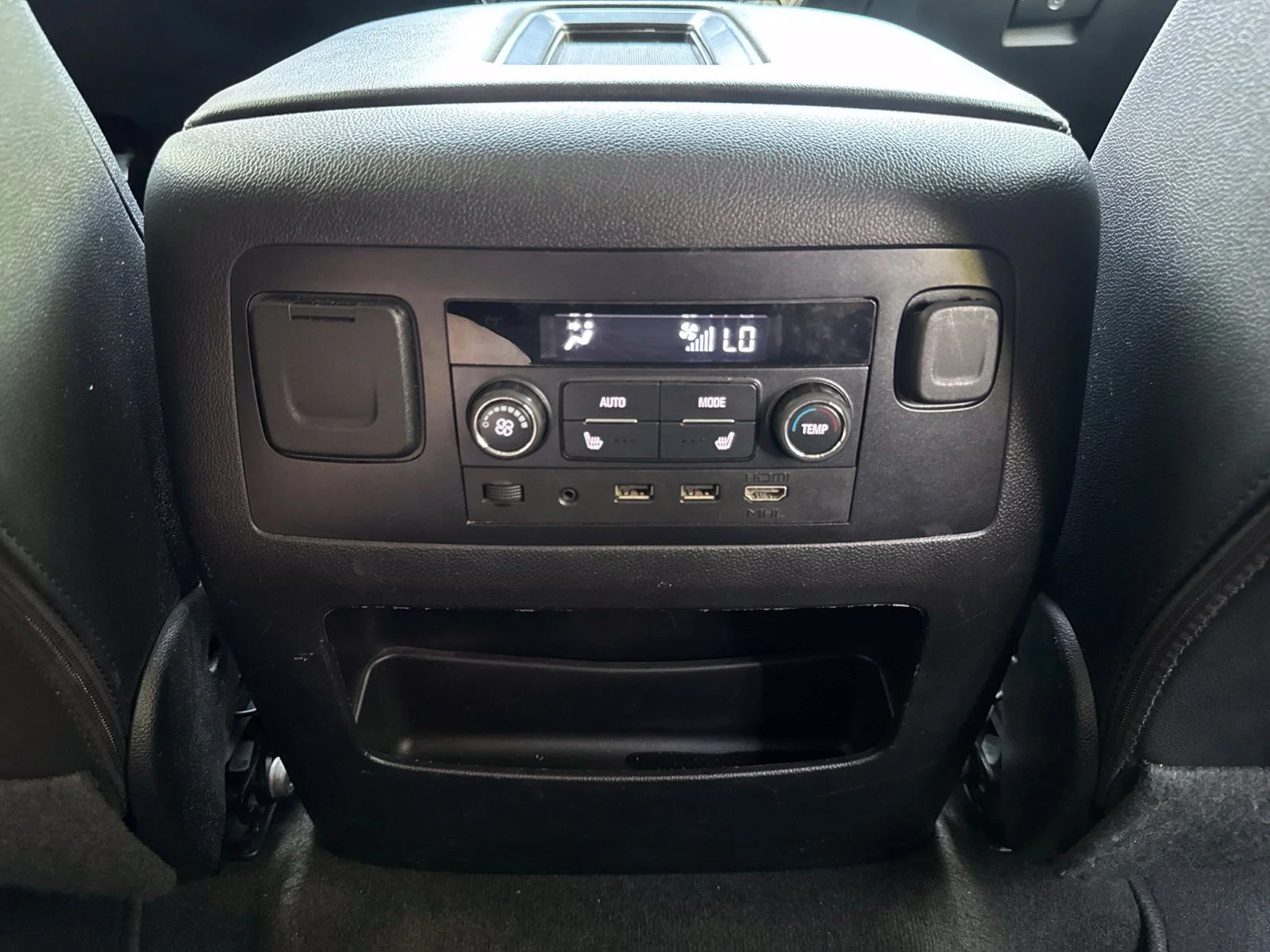 Used 2018 Quicksilver Metallic GMC SLT image 24