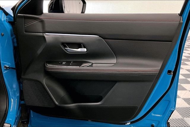New 2025 Arctic Ice Blue Metallic/Super Black Nissan SR image 34