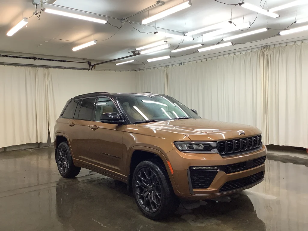 New 2026 Copper Shino Metallic Clear-Coat Exterior Paint Jeep Summit image 4