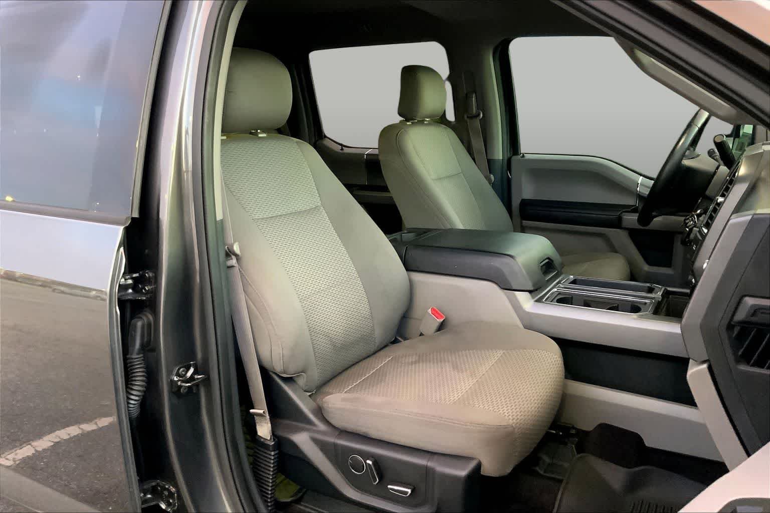 Used 2015 Magnetic Metallic Ford XLT image 8