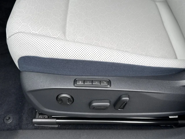 New 2026 Opal White Pearl Volkswagen Pro S image 40