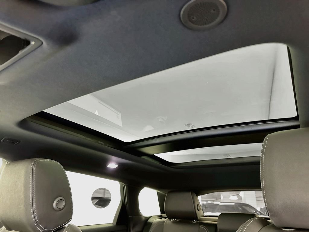 New 2026 Carpathian Grey Land Rover Hoxton Edition image 22