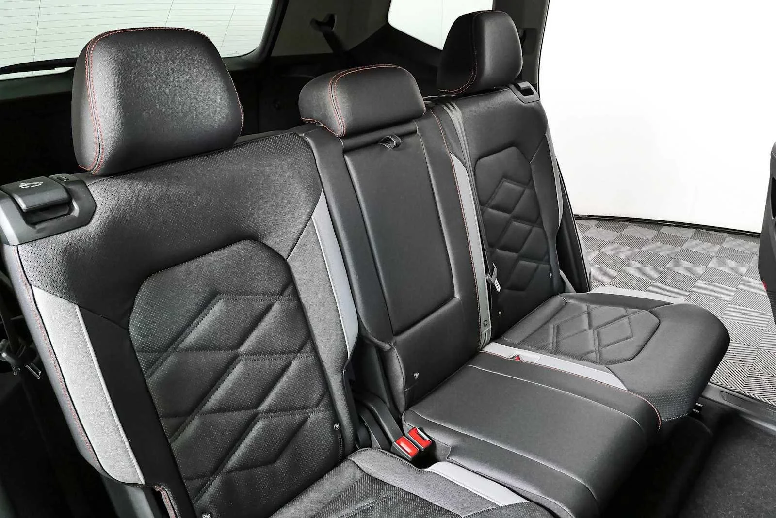 New 2026 Pure Gray Volkswagen 2.0T Peak Edition image 23