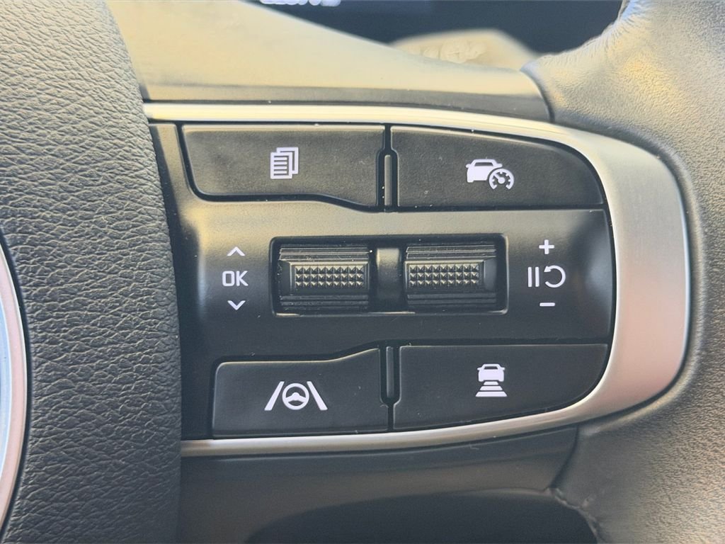 Used 2025 Gray Kia SX image 32