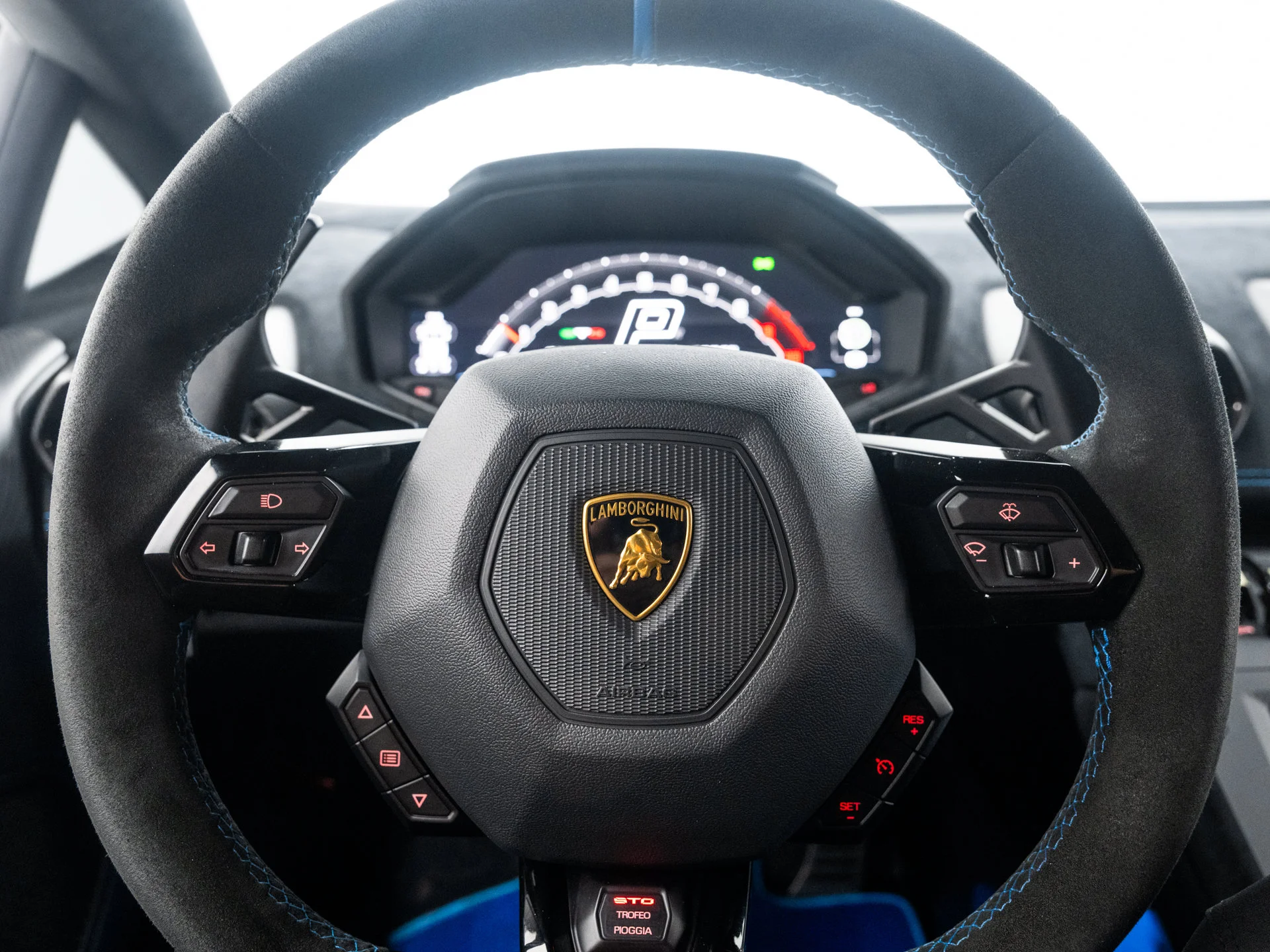 Used 2021 Bianco Asopo Metallic Lamborghini  image 45