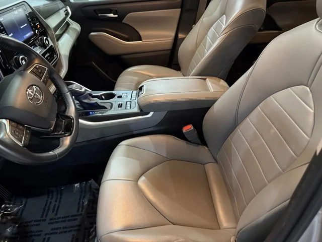 Used 2021 Celestial Silver Metallic Toyota XLE image 24