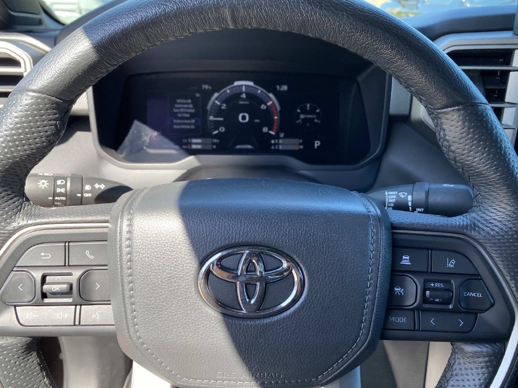 Certified Used 2025  Toyota Limited image 17
