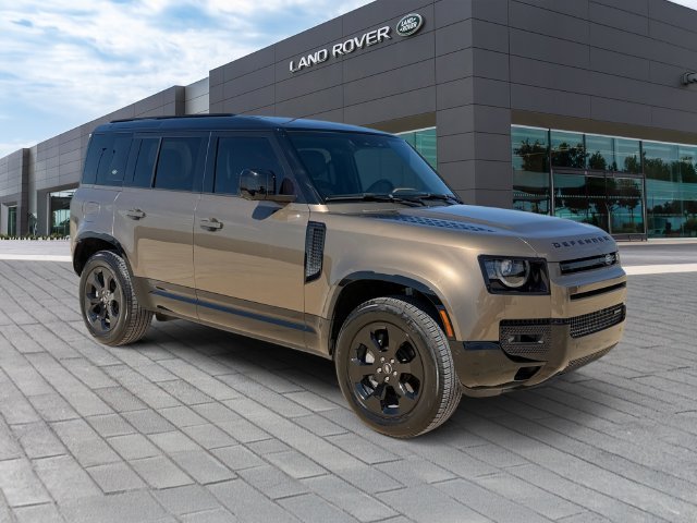 Used 2023 Gondwana Stone Metallic Land Rover X-Dynamic SE image 7
