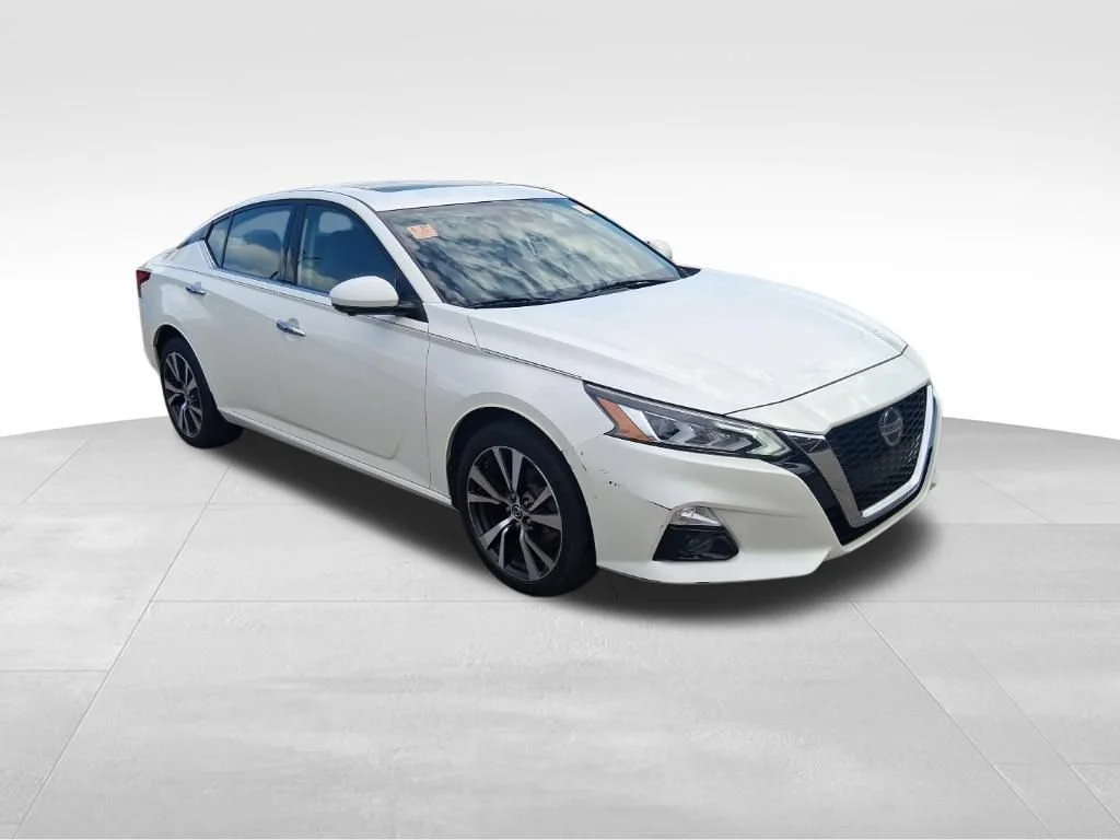 Used 2019 L-gy Nissan 2.5 Platinum image 3