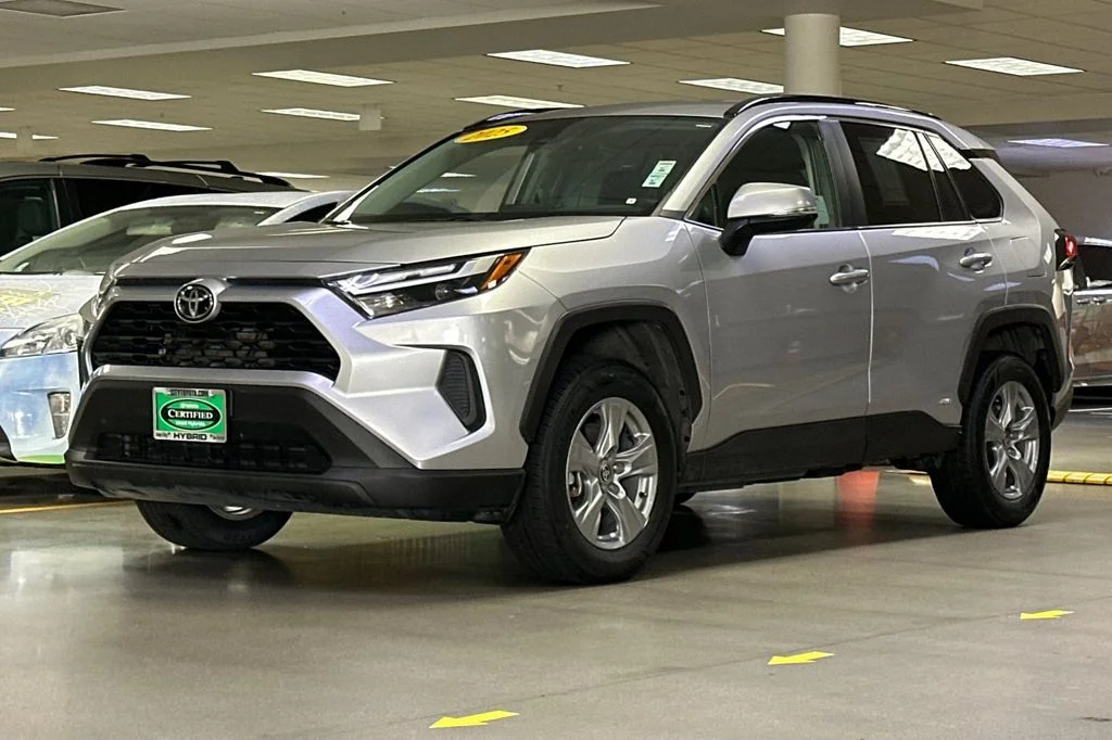 Certified Used 2025 Silver Toyota XLE image 8