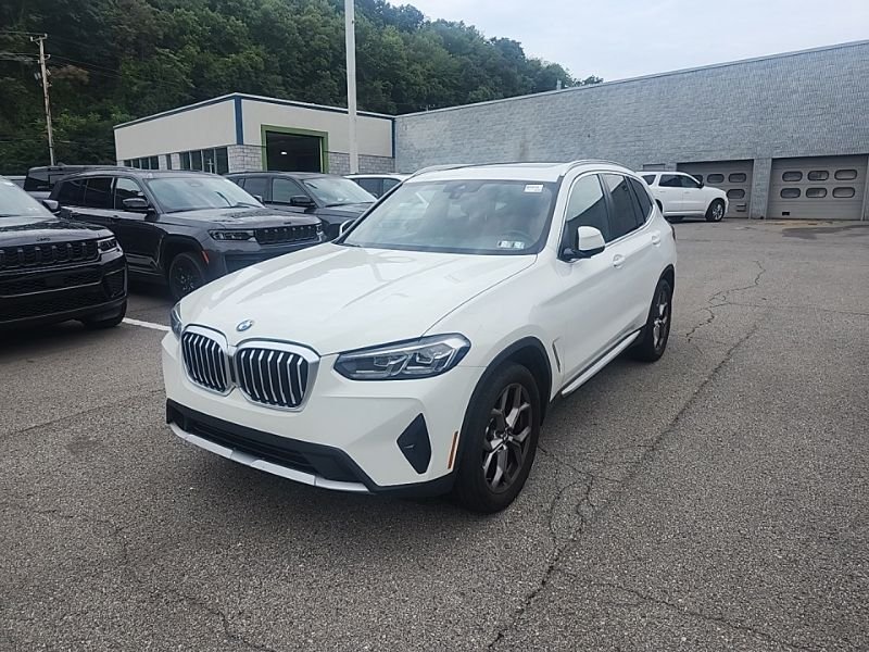 Used 2022 White BMW xDrive30i image 3