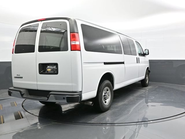 2024 Chevrolet Express Passenger LT - Photo 33