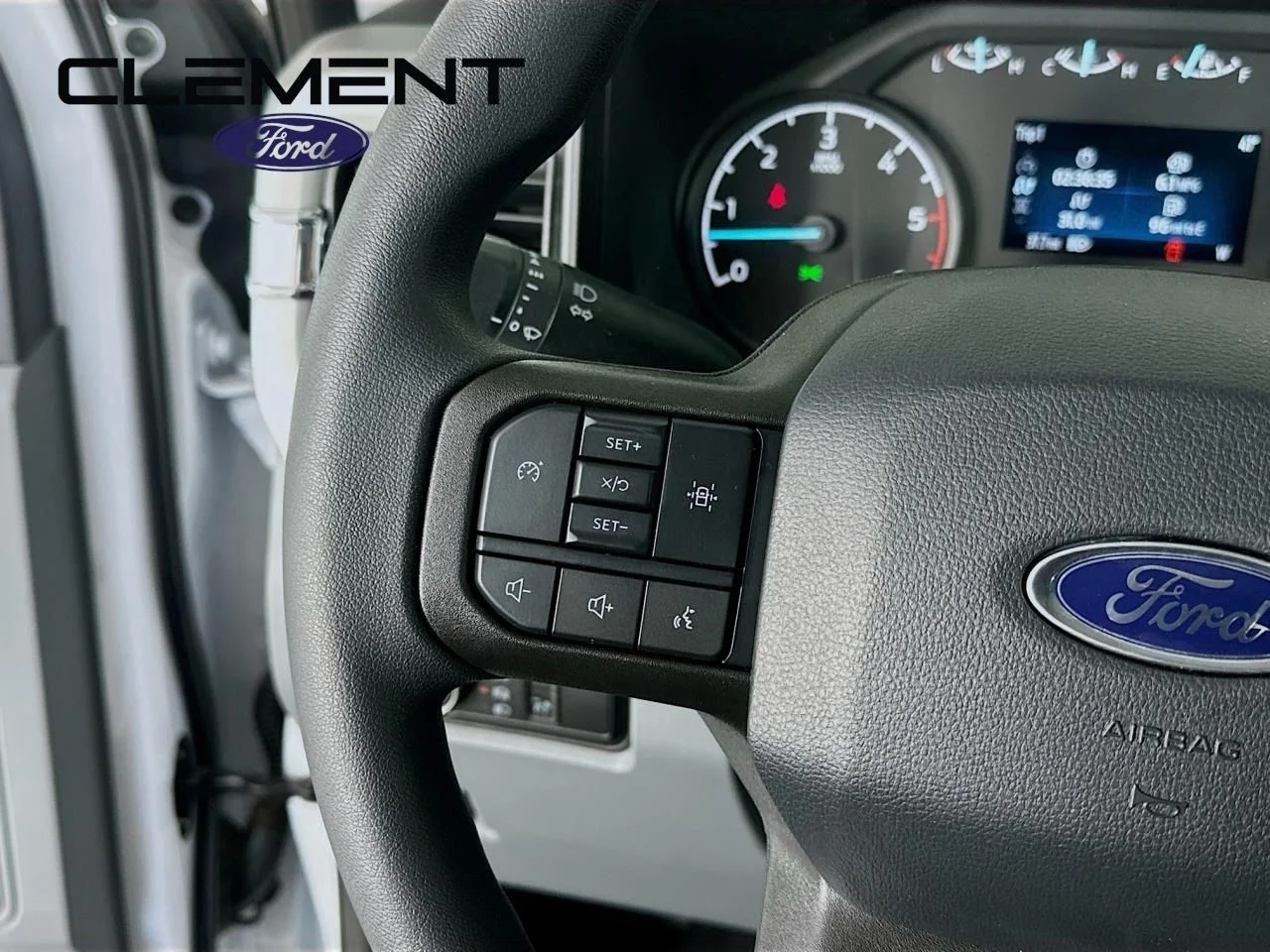 New 2025 Oxford White Ford F-450® XL image 14