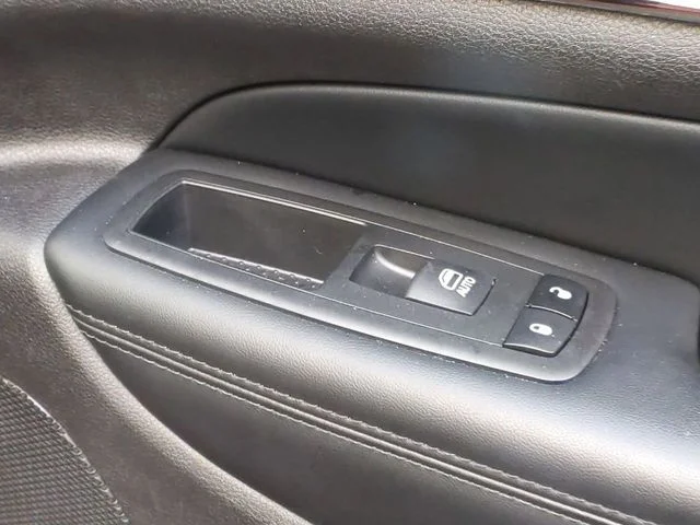 Used 2019 Red Jeep Limited image 41