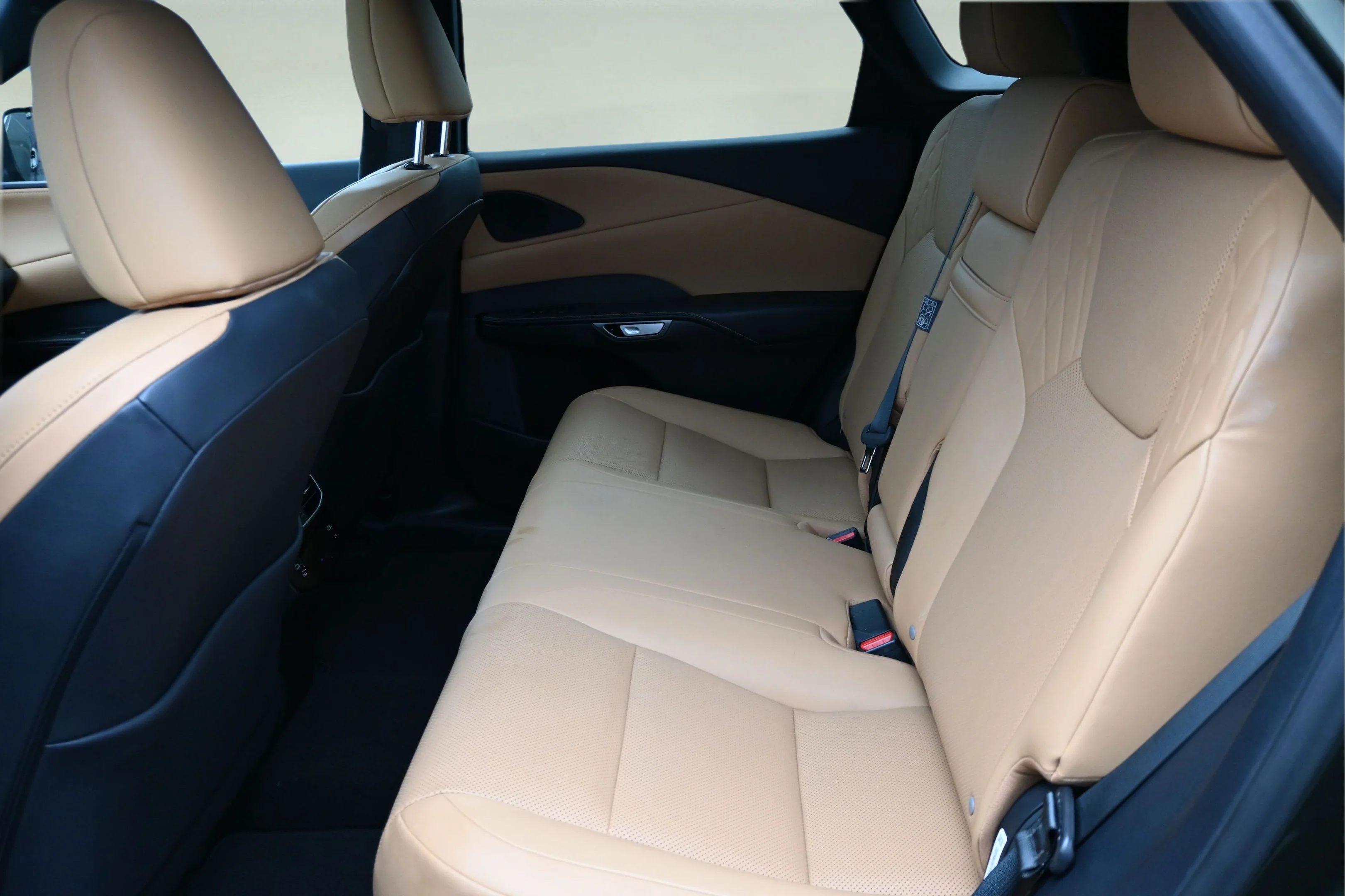 Used 2024  Lexus RX 350 image 16