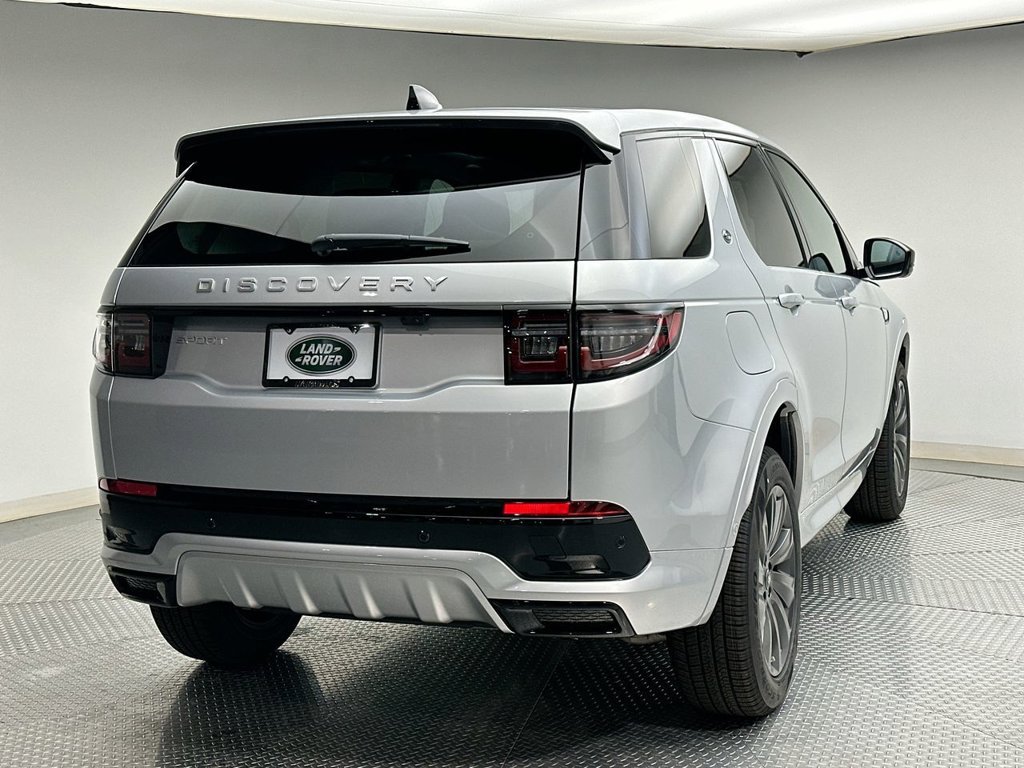 Used 2025 Hakuba Silver Metallic Land Rover S image 3