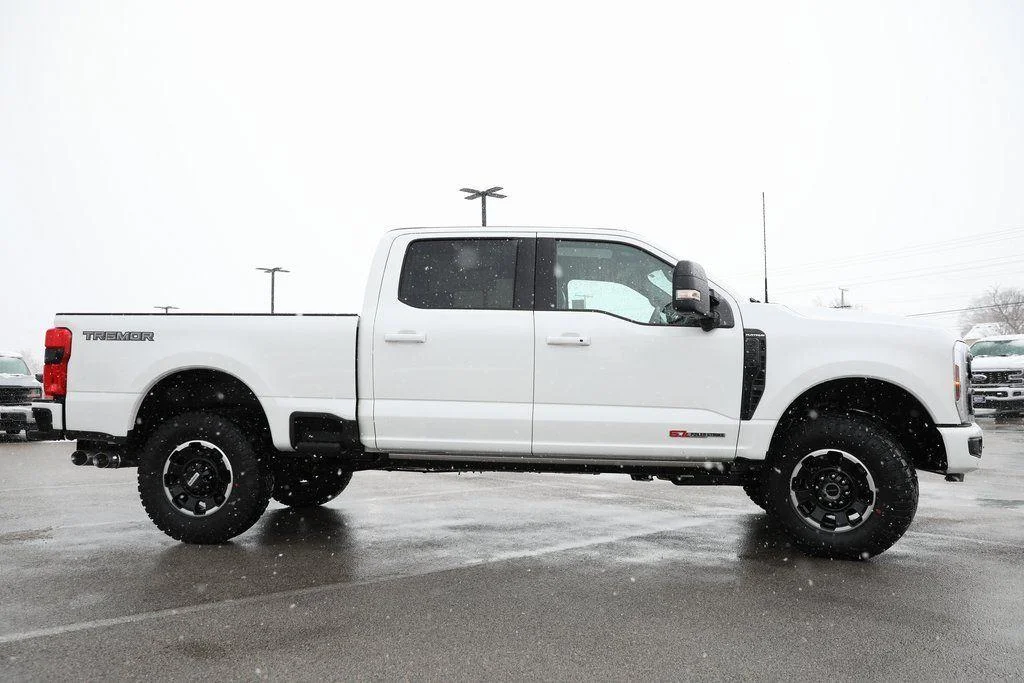 New 2026 Star White Metallic Tri-Coat Ford F-250® Platinum® image 9