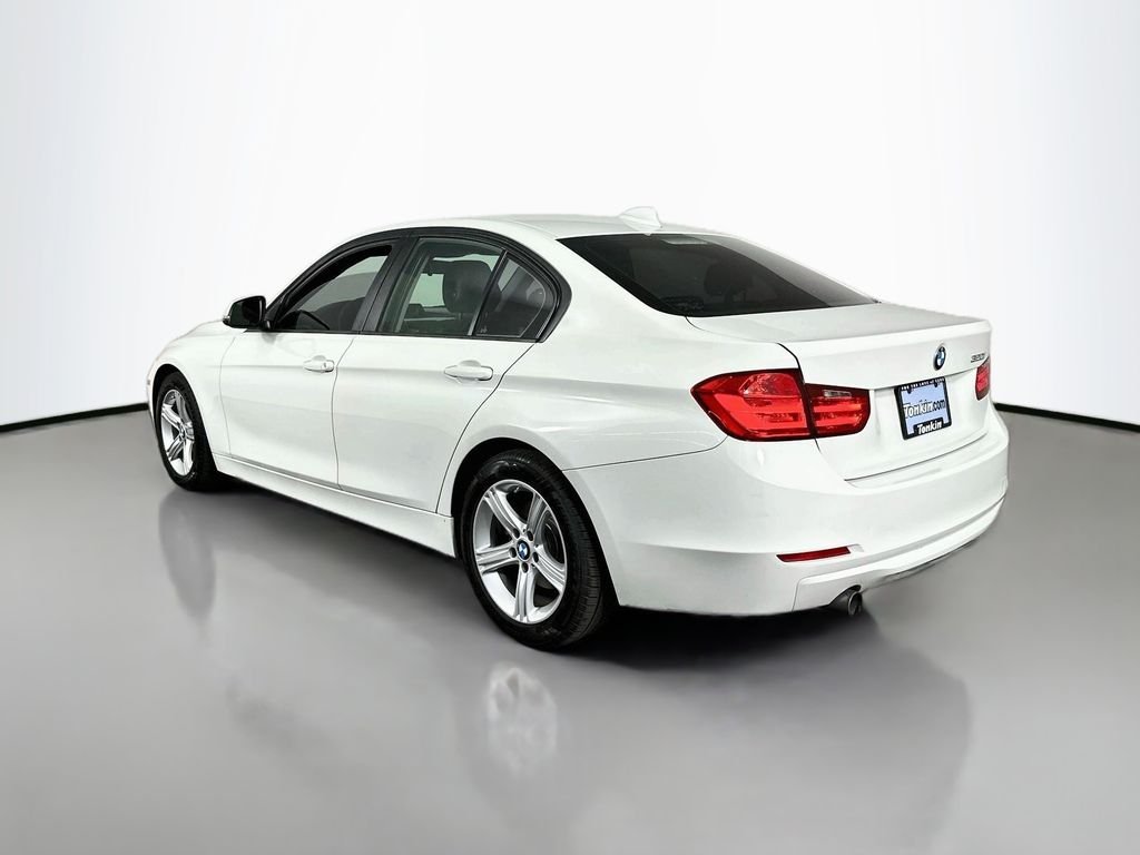 Used 2015 Alpine White BMW 320i image 6