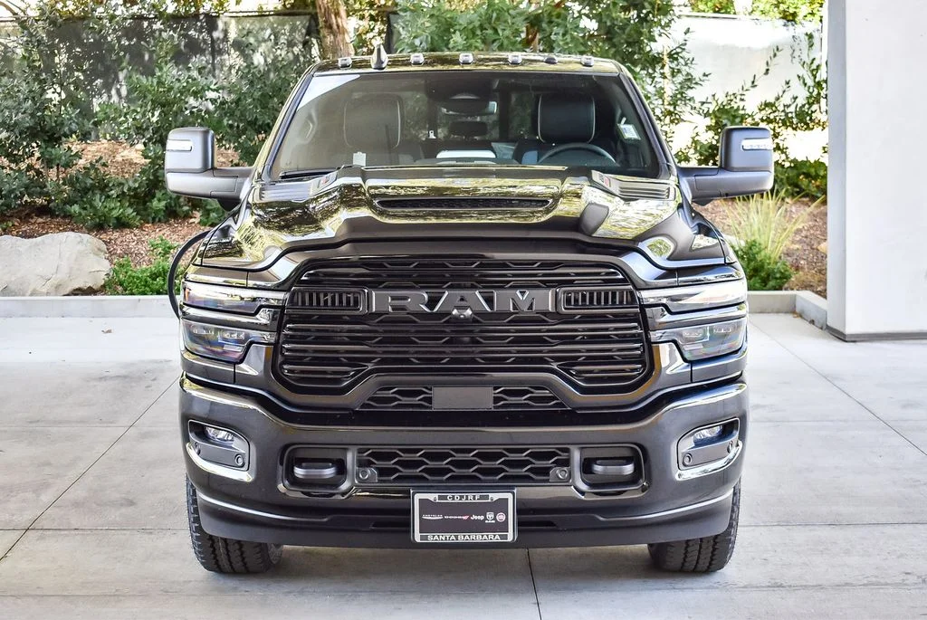 New 2026 Diamond Black Crystal Pearl-Coat Exterior Paint RAM Laramie image 2