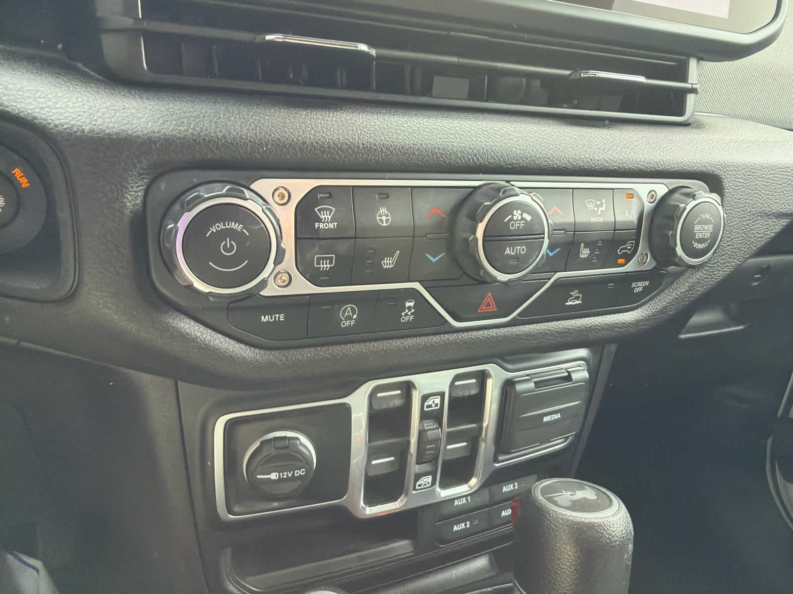 Used 2024 Bright White Clearcoat Jeep Sport S image 20