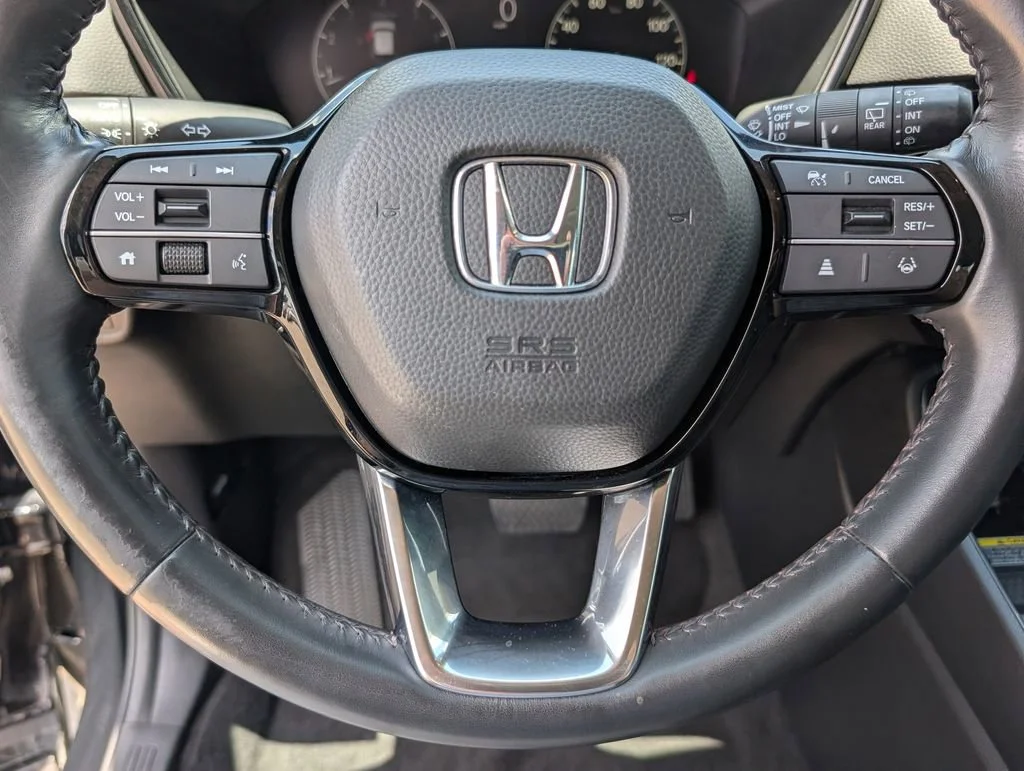 Used 2023 Black Honda EX-L 2WD image 5