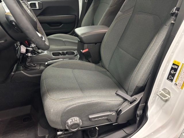 Used 2024 White Jeep Sahara image 15