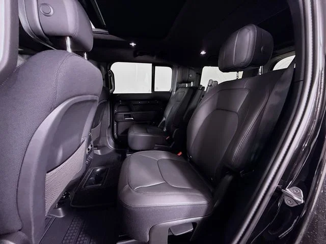 New 2026 Santorini Black Land Rover V8 image 24