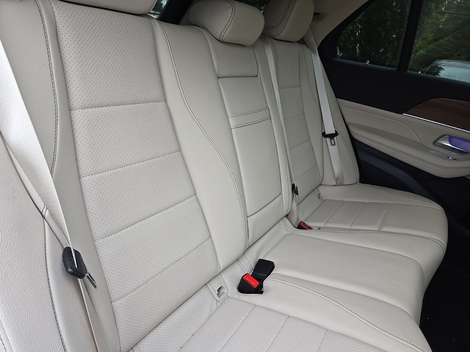 Certified Used 2025 White Mercedes-Benz GLE 450e image 10
