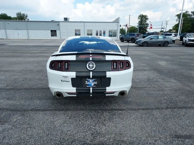Used 2014 White Ford V6 image 6