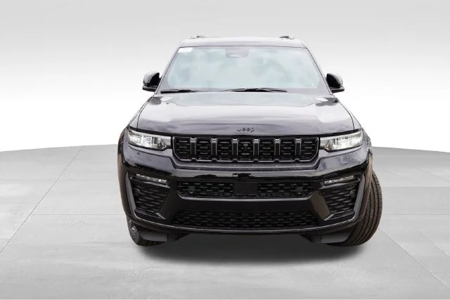 New 2027 High-Gloss Black Paint Jeep Limited Reserve image 8