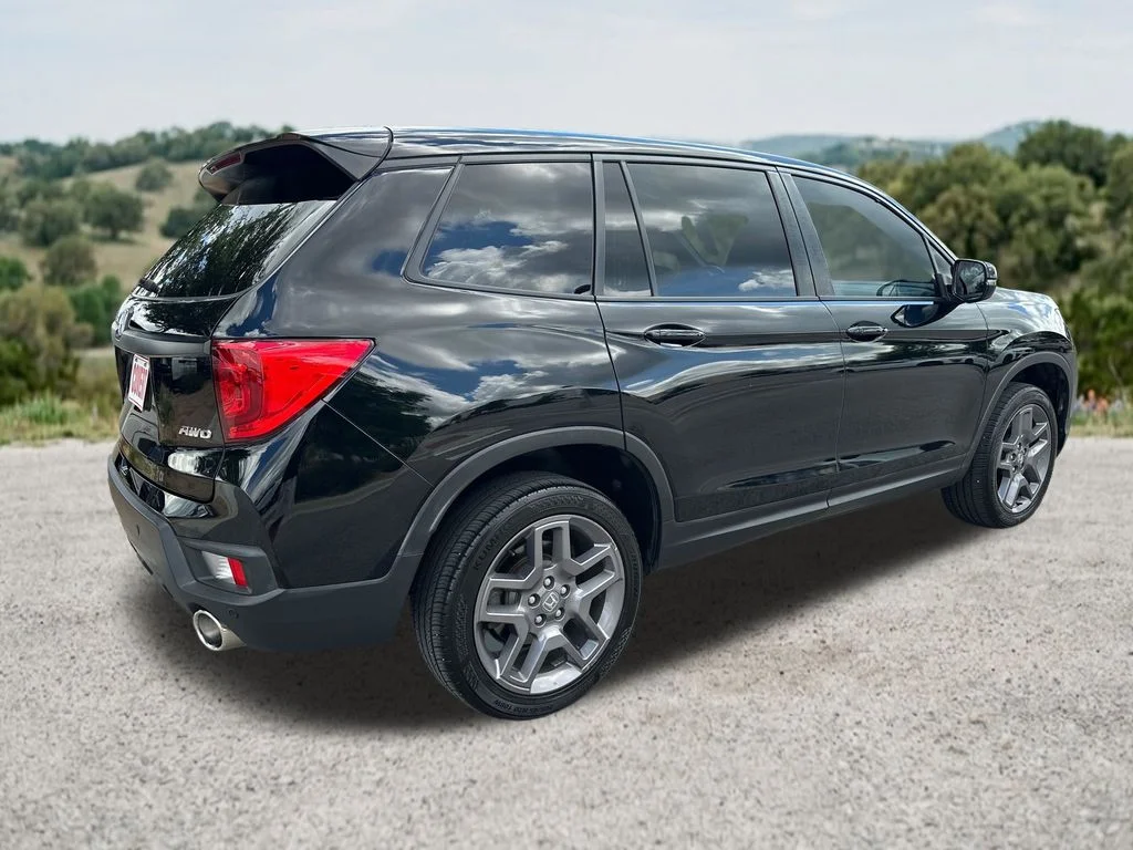 Used 2023  Honda EX-L image 10