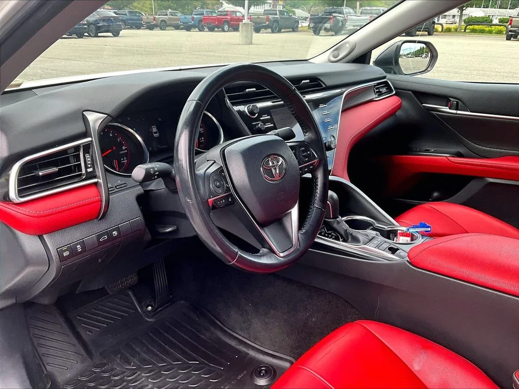Used 2018 Black Toyota XSE V6 image 8