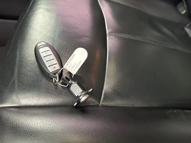 Used 2017 Blue Nissan SL image 34