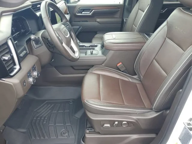 Used 2024 White Frost Tricoat GMC Denali image 5