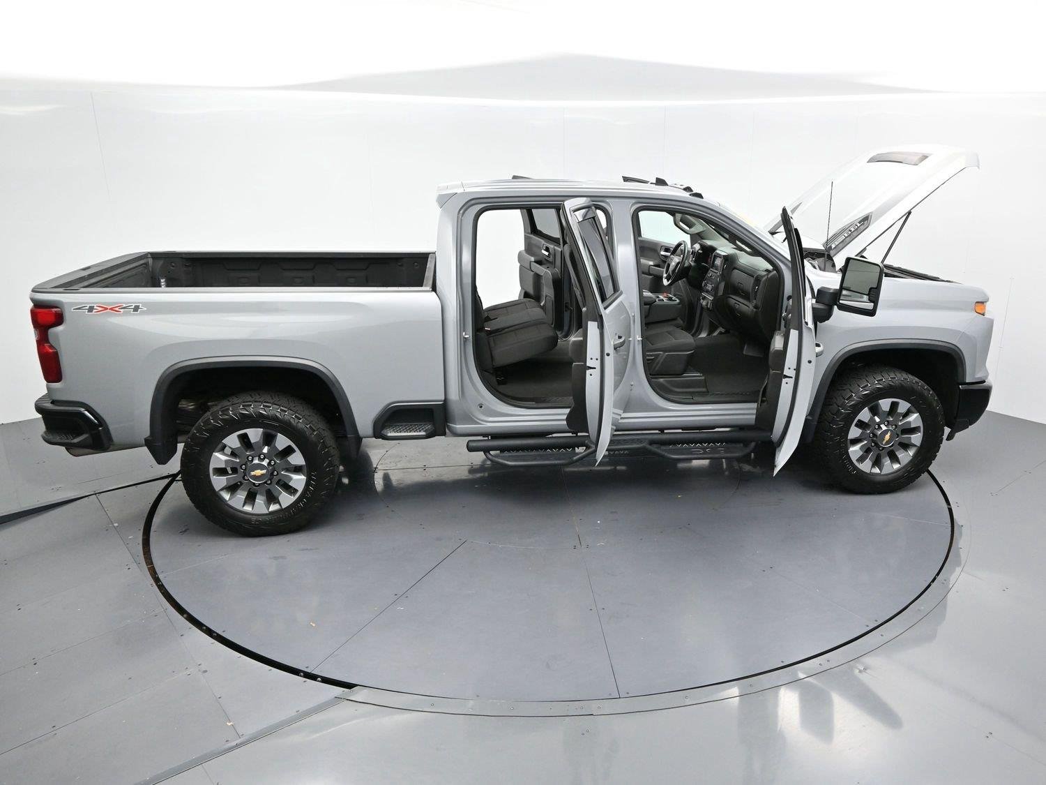 Used 2024 Slate Gray Metallic Chevrolet Custom image 39