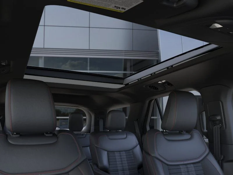 New 2026 Star White Metallic Tri-Coat Ford ST-Line image 22
