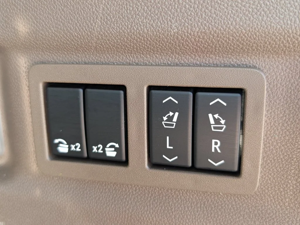 Used 2023 Green GMC Denali image 36