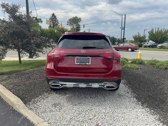 New 2026 MANUFAKTUR Patagonia Red Metallic Mercedes-Benz GLC 300 4MATIC® image 19