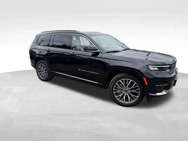2025 Jeep Grand Cherokee L Summit Reserve 4x4's photo