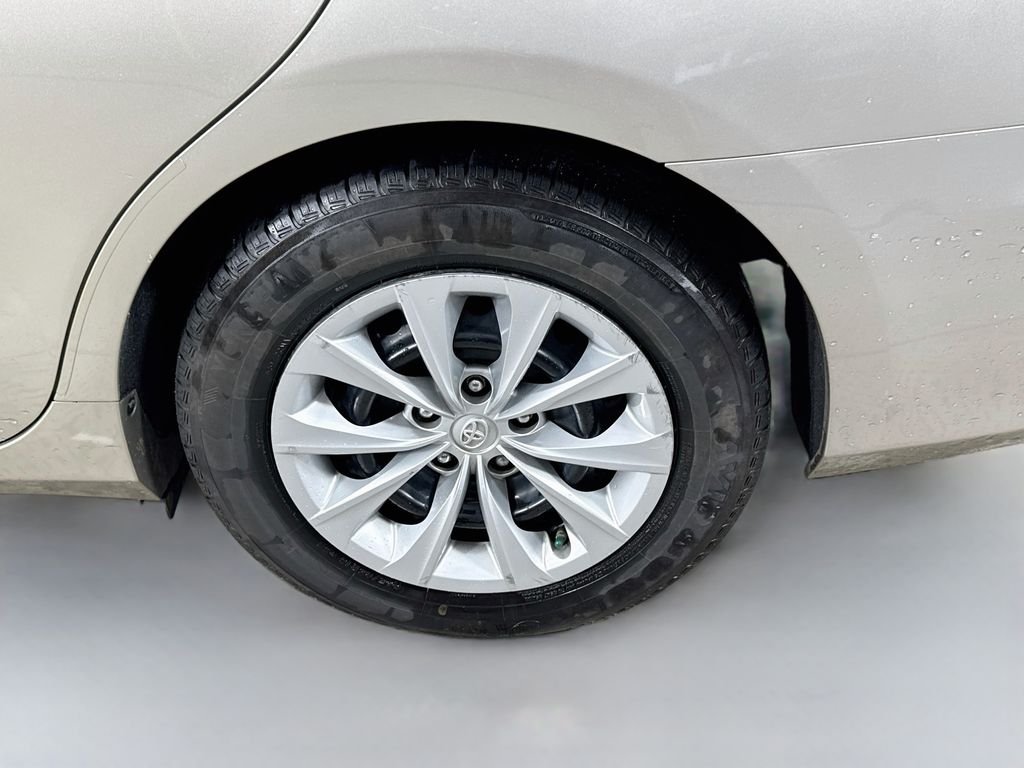 Used 2015 Creme Brulee Mica Toyota LE image 28