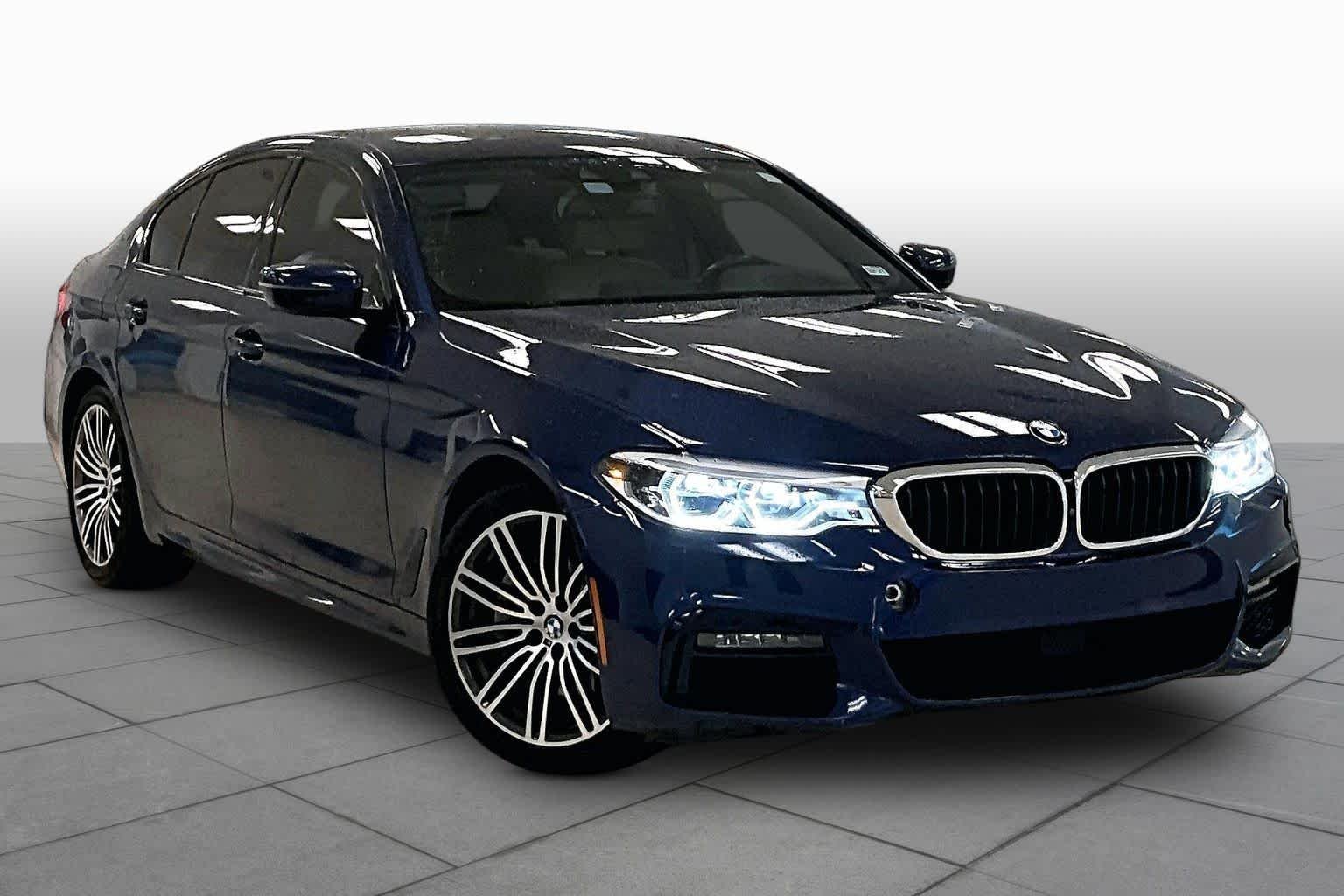 Used 2019 Mediterranean Blue Metallic BMW 530e iPerformance image 2